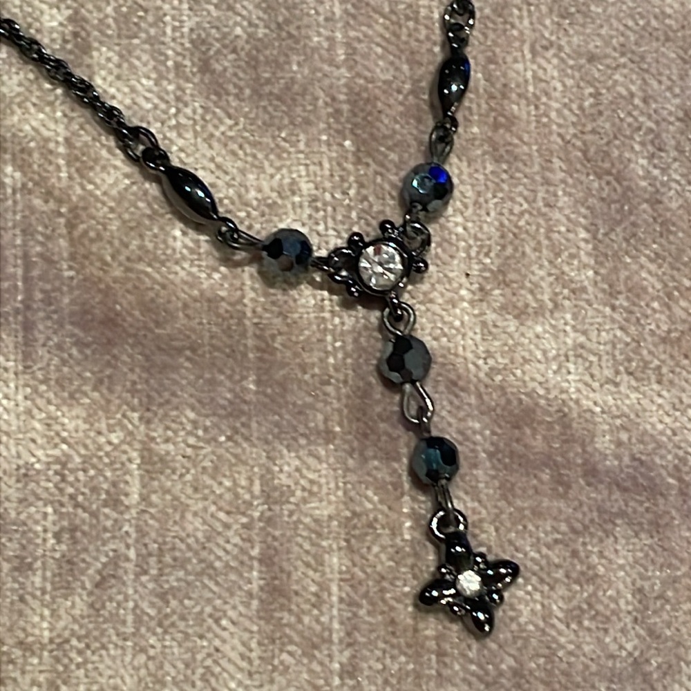 Dainty Drop Clover Necklace 16-18”